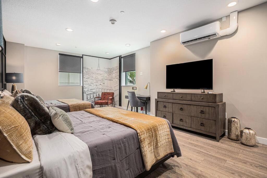 Private Room With Kitchen & Bath 4 브레던톤 외부 사진