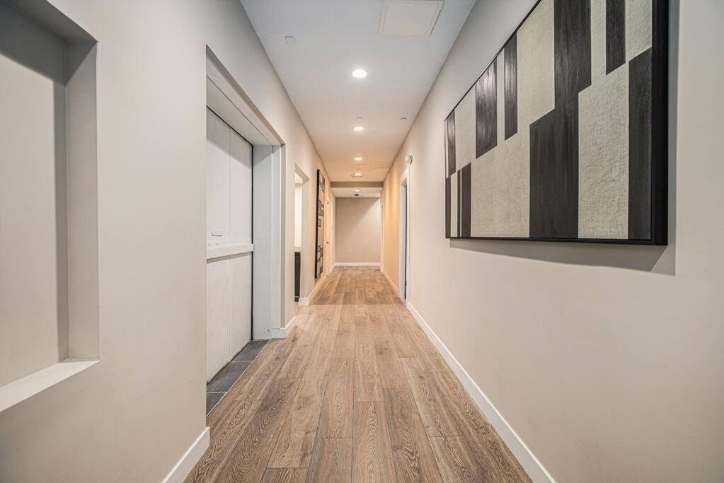 Private Room With Kitchen & Bath 4 브레던톤 외부 사진